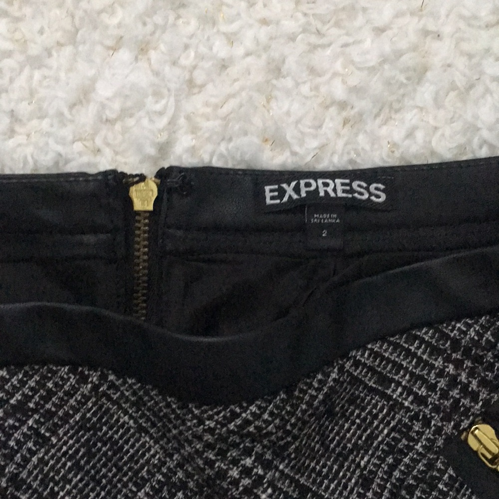 Express Skirt - Picture 4 of 5